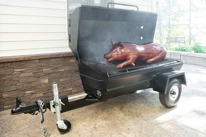 https://www.meadowcreekbbq.com/wp-content/uploads/2020/01/PR60T_Whole_Pig_2-800x533.jpg