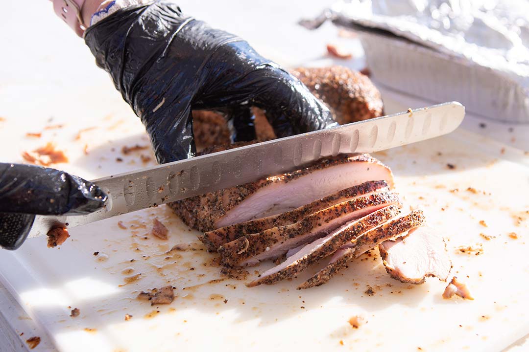 https://www.meadowcreekbbq.com/wp-content/uploads/2022/07/44_Slicing_Turkey_Breast.jpg